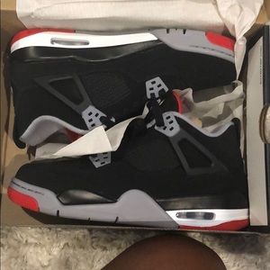 Air Jordan 4 Retro